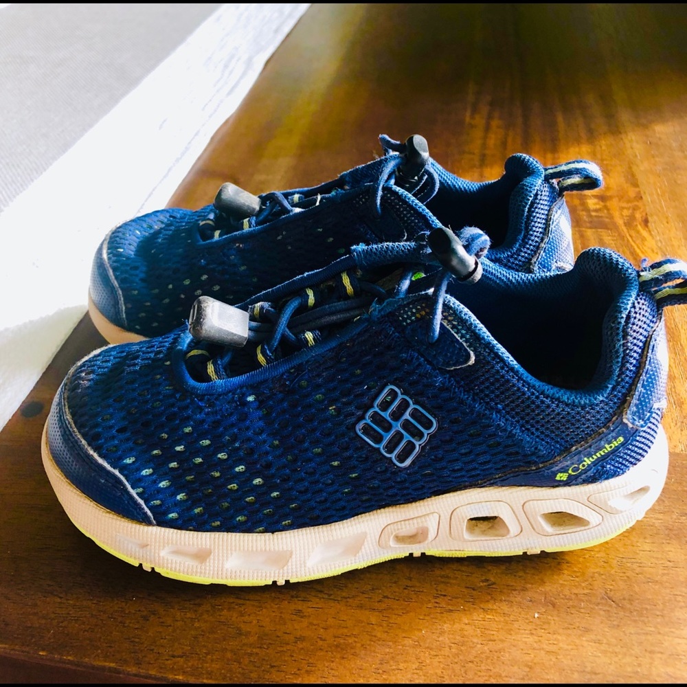 Columbia Kids water shoes 💦